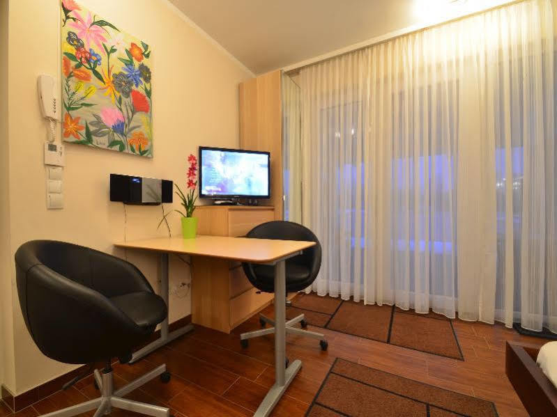 Ajo Apartements Wina Bagian luar foto